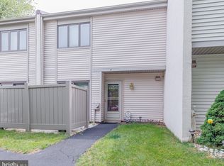 47 Twin Brooks Dr, Willow Grove, PA 19090