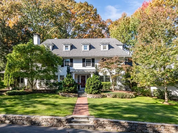 30 Colburn Rd, Wellesley, MA 02481