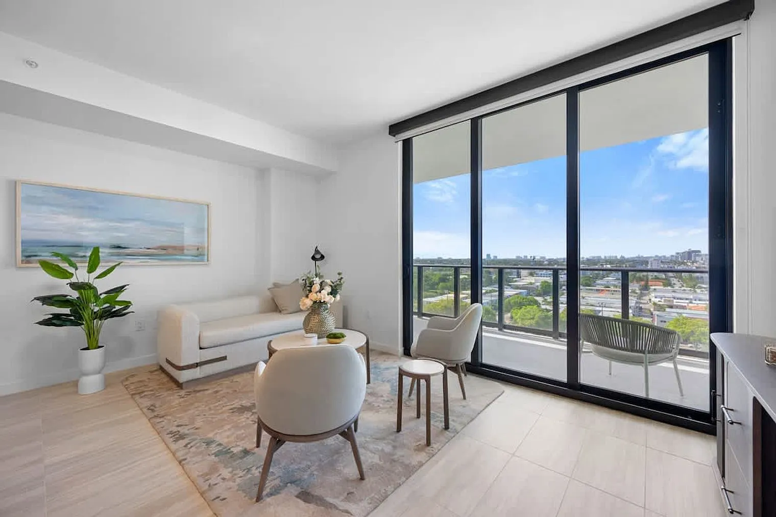 2 bed, 1.0 bath, 807 sqft, $4,877 — Photo 1
