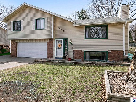 2nd image of 809 Leon St