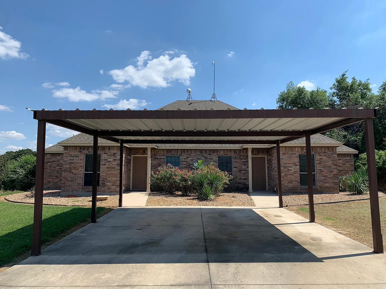 103 Lindas Creek Ln — Photo 2