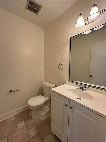 2520 Caswell Ln — Photo 8