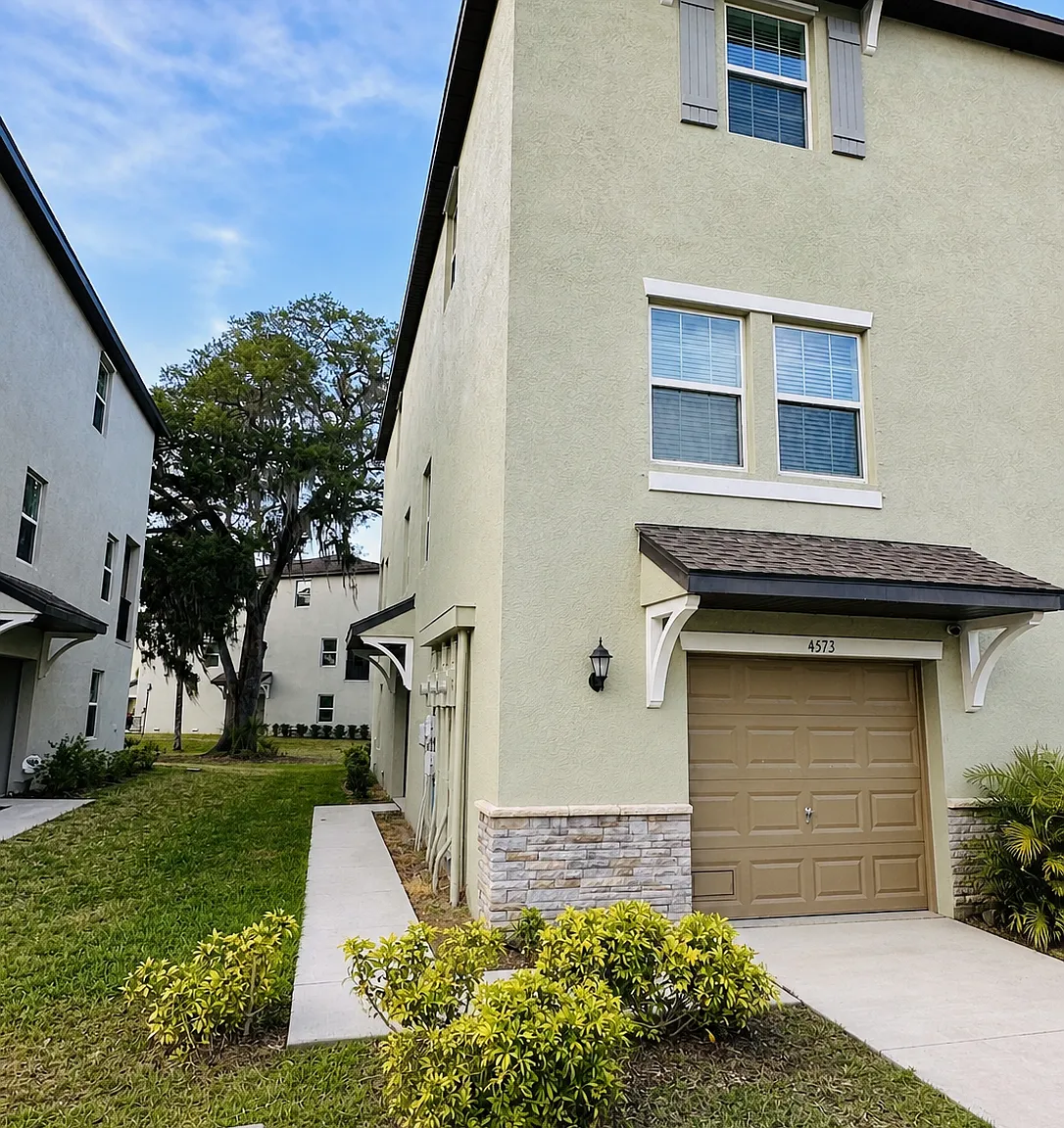 3 bed, 1864 sqft, $3,250 — Photo 1