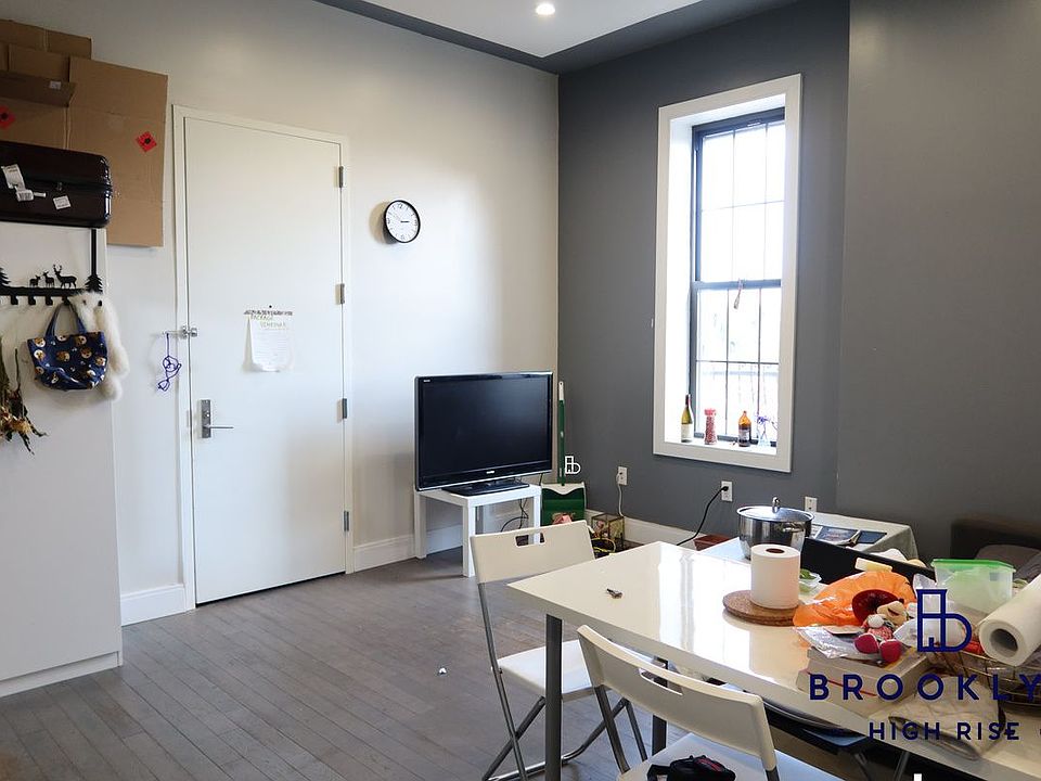 1st image of 989 Bedford Ave #4B