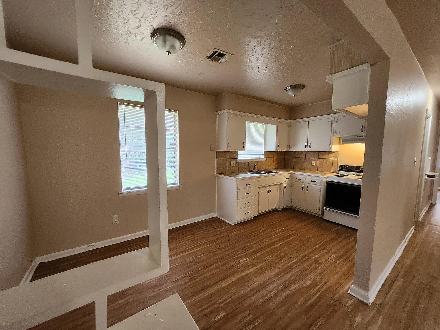 729 Hedge Drive - 1 — Photo 4