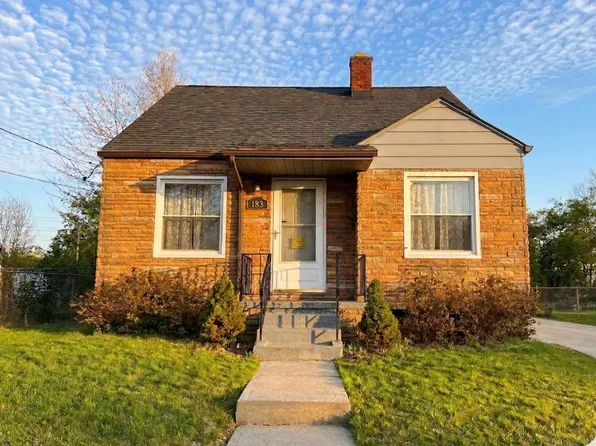 183 Crystal Lake Dr, Pontiac, MI 48341