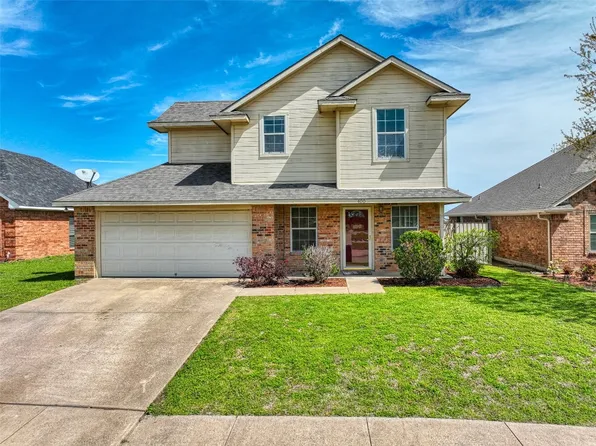 400 Centenial Ave, Ennis, TX 75119