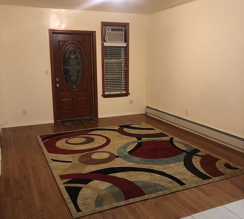 2nd image of 2850 47th St #2
