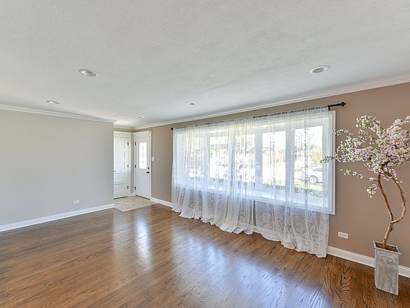 3rd image of 9143 W 92nd Pl