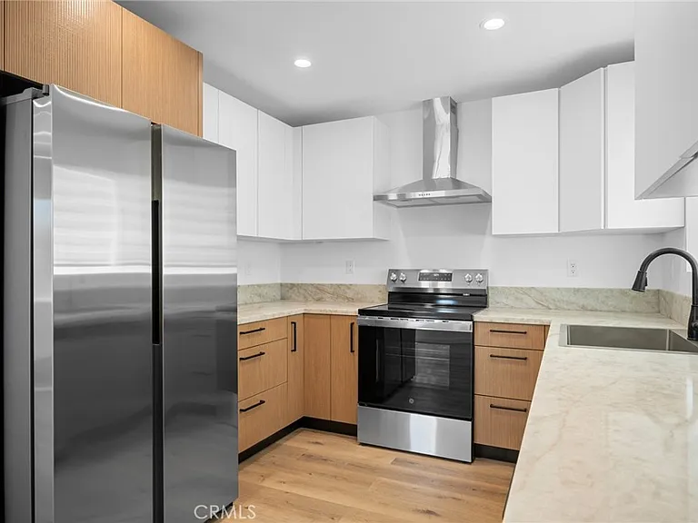17805 Ludlow St — Photo 11