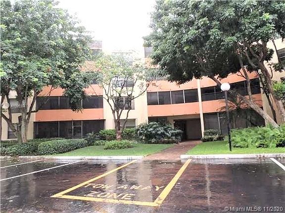3rd image of 10852 N Kendall Dr APT 303