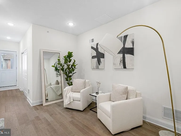 Master Bedroom Sitting Area