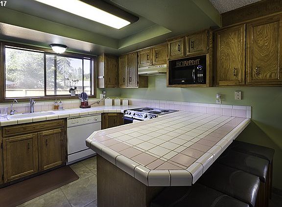 5th image of 2066 SE Meadow Lark Dr