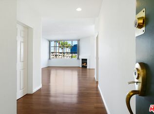 11636 Montana Ave APT 210, Los Angeles, CA 90049