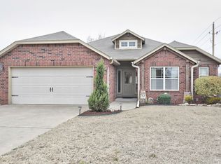 5104 Skylane Pl, Sand Springs, OK 74063