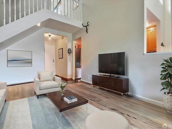 4th image of 349 Philip Dr APT 301