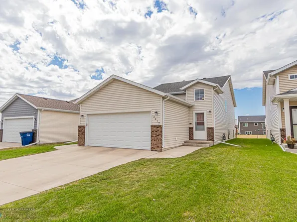 3417 18th St S, Moorhead, MN 56560