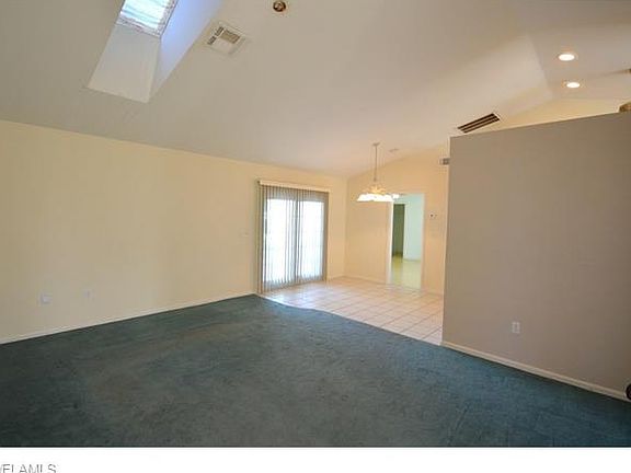 4th image of 614 SE 2nd Ave