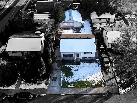 3rd image of 3226 E Courtland Ave