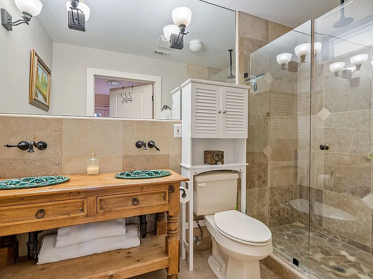 1241 Chestnut St — Photo 50