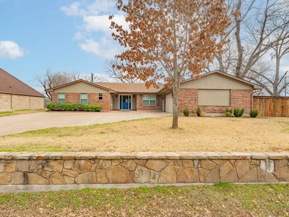 7115 Westover Dr, Granbury, TX 76049