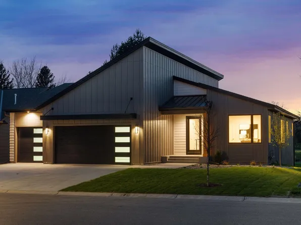 1952 Campfire Dr E, Waconia, MN 55387