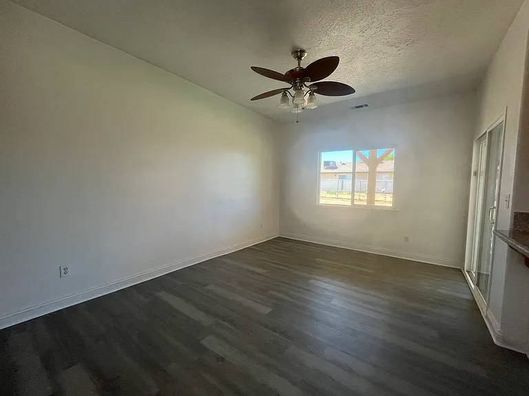 20255 Rimrock Rd — Photo 7