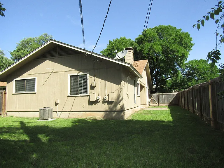 8325 Fathom Cir — Photo 33