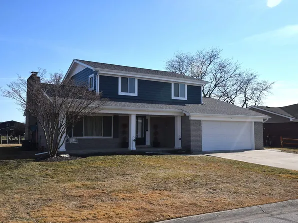 7327 Riverside Dr, Clay, MI 48001