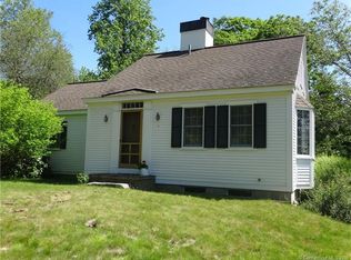 8 Rowland St, Mystic, CT 06355