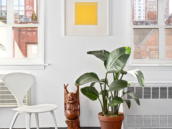 3rd image of 405 W 21st St APT 4F