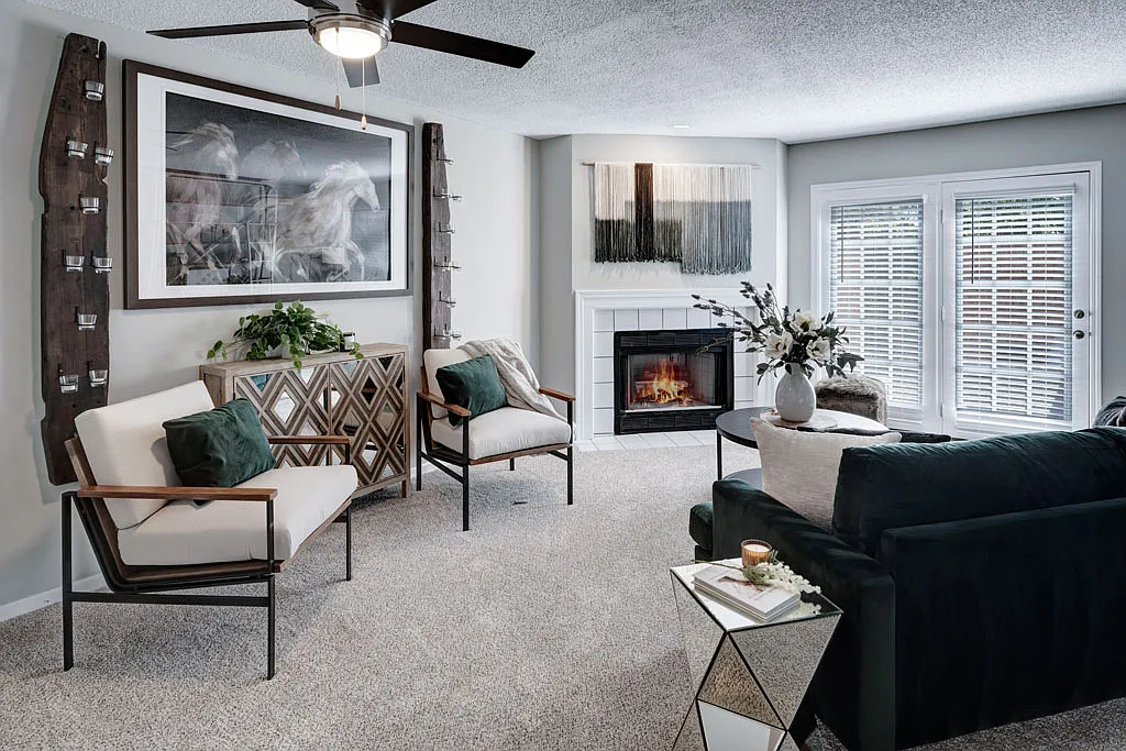 Parkhill Luxury Apartments — Photo 2