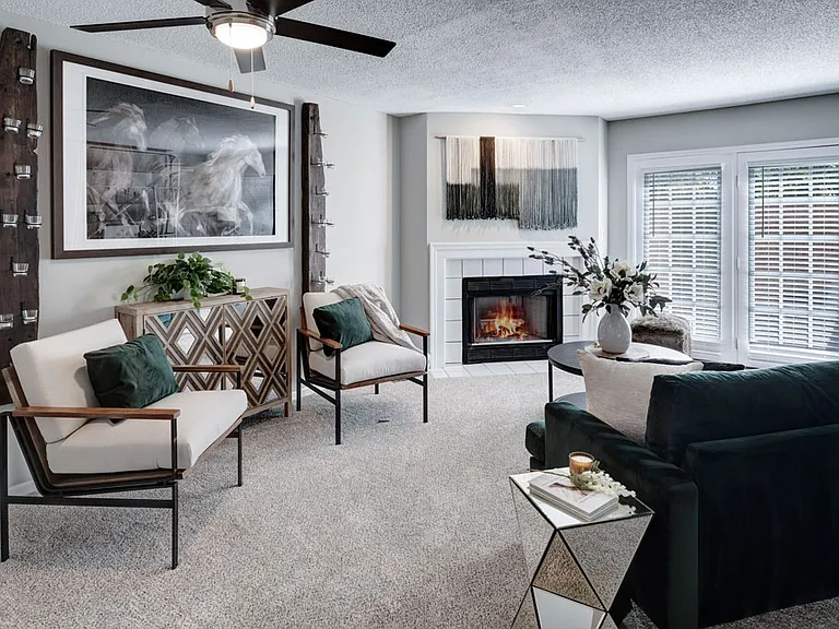 Parkhill Luxury Apartments — Photo 2