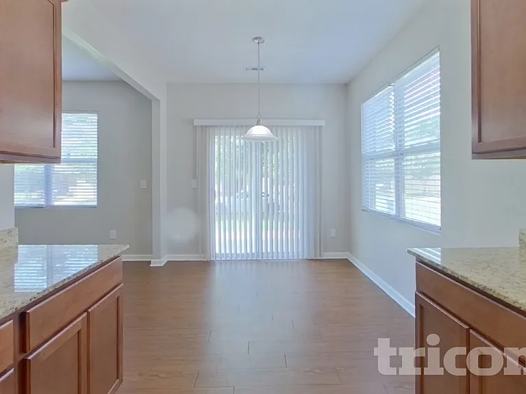 2046 Aragon Ln — Photo 5