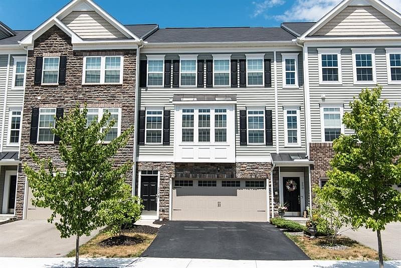 1st image of 202 Eagle Dr
