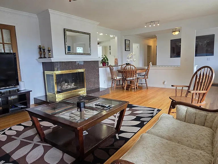 638 Elstree Pl — Photo 8