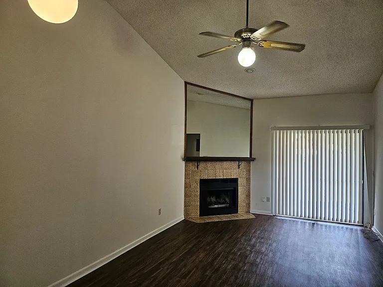 1343 Jefferson Ave #C — Photo 3