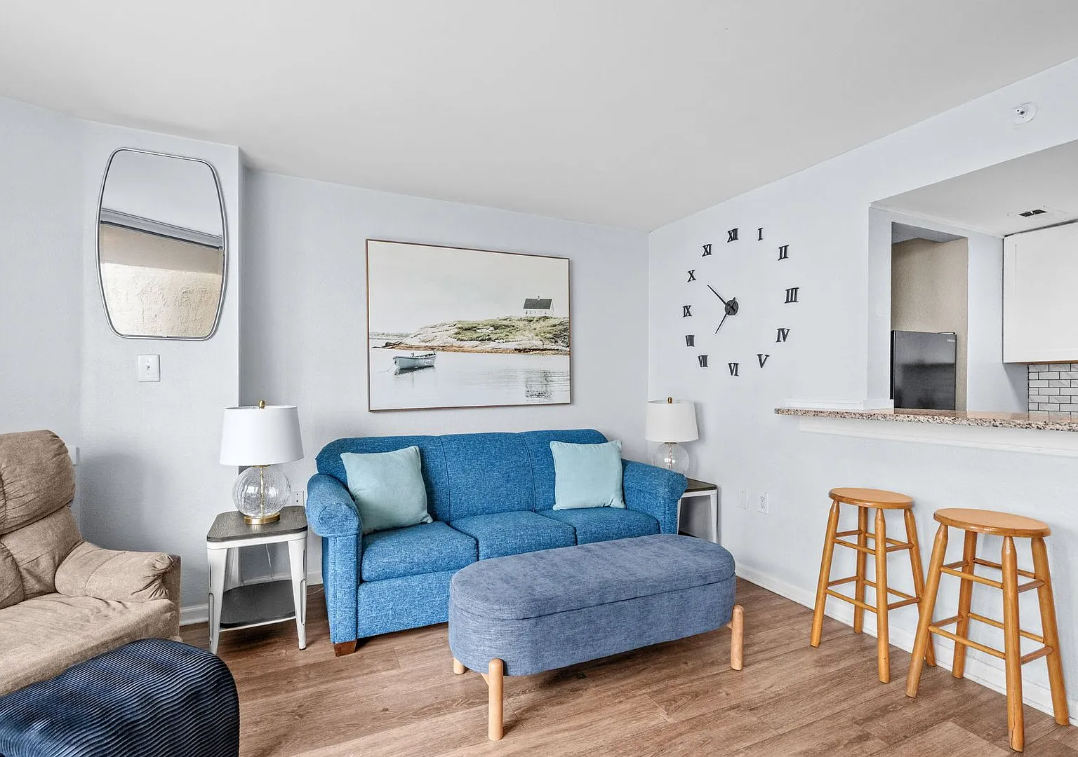 Cozy Coastal Escape for Snowbirds! 1 BR Oceanfront Condo (Oct-Mar) — Photo 2