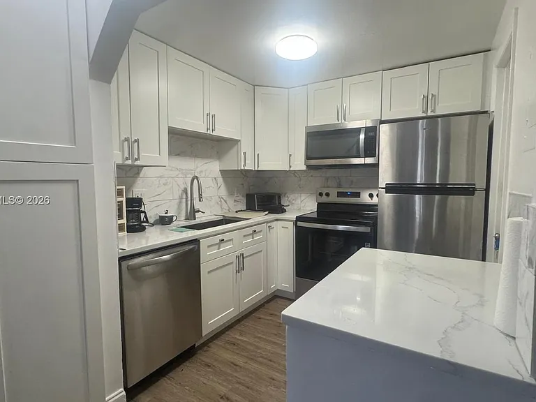 636 NW 13th St #230 — Photo 4