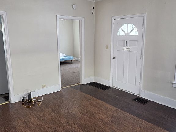 2nd image of 540 W Canedy St