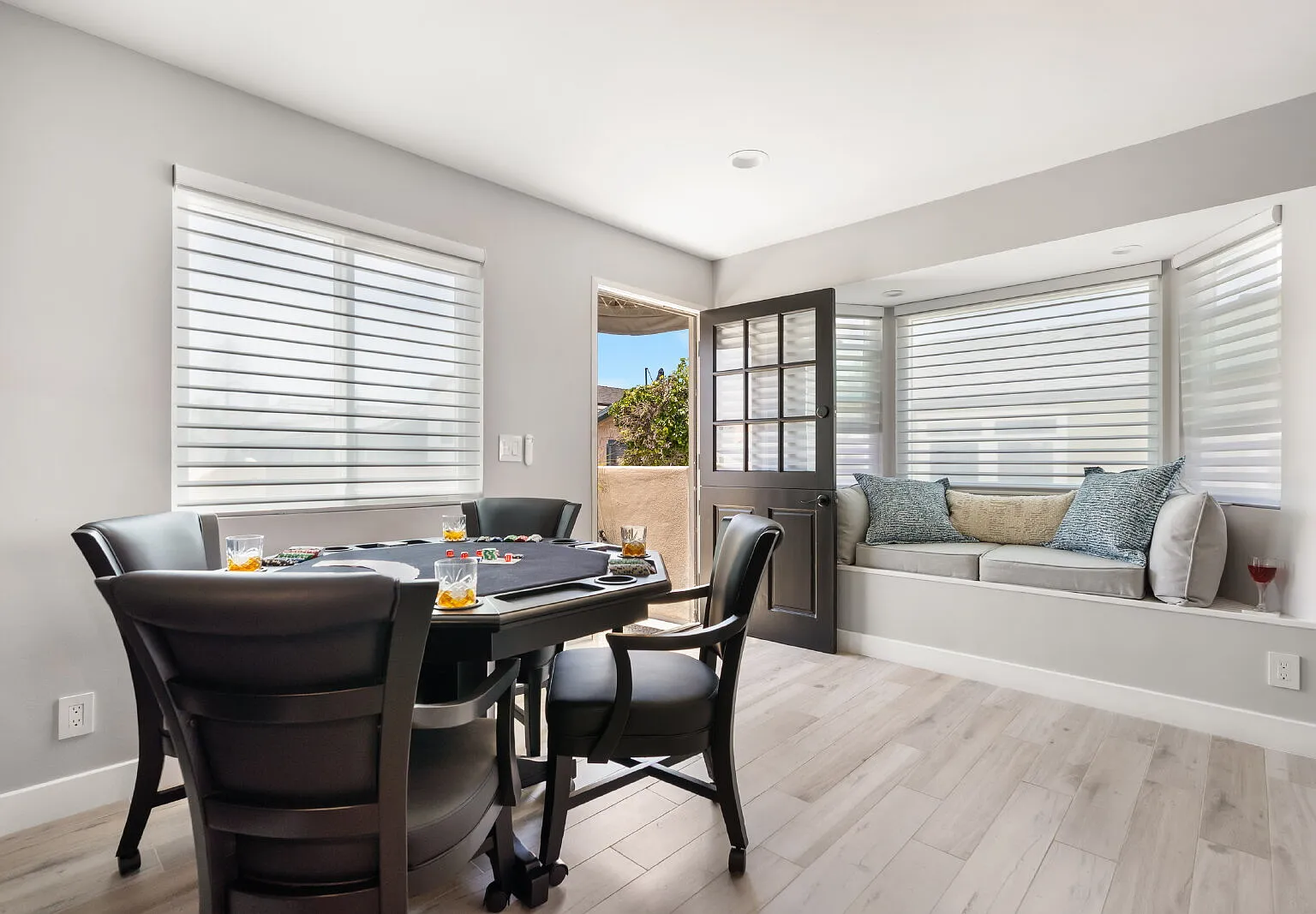 2 bed, 1.0 bath, 966 sqft, $5,350 — Photo 3