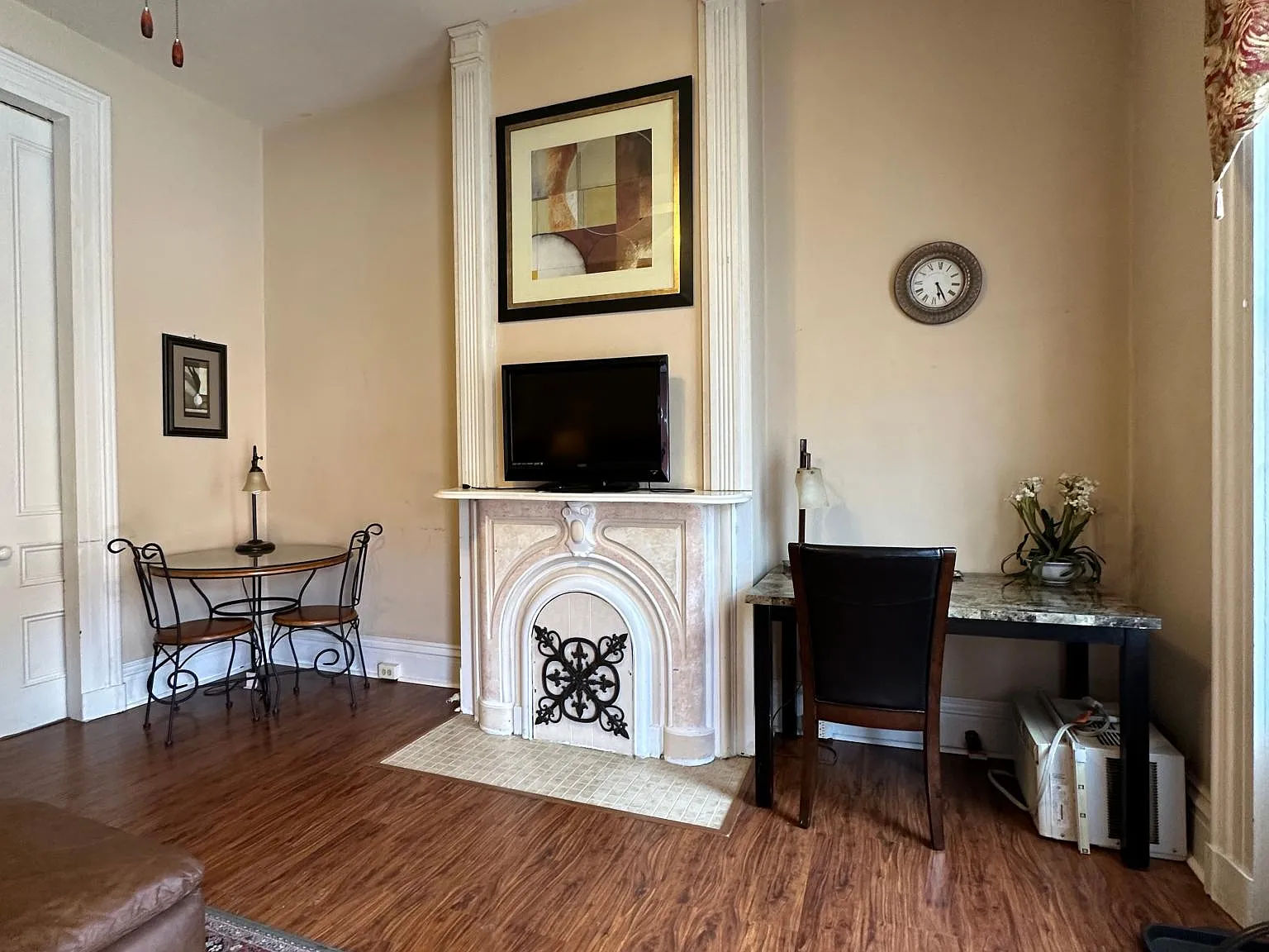 826 Main St — Photo 3