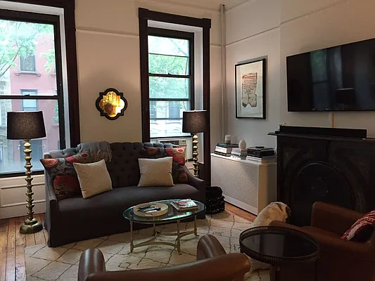 Rented by Moving Forward Real Estate NYC | media 23