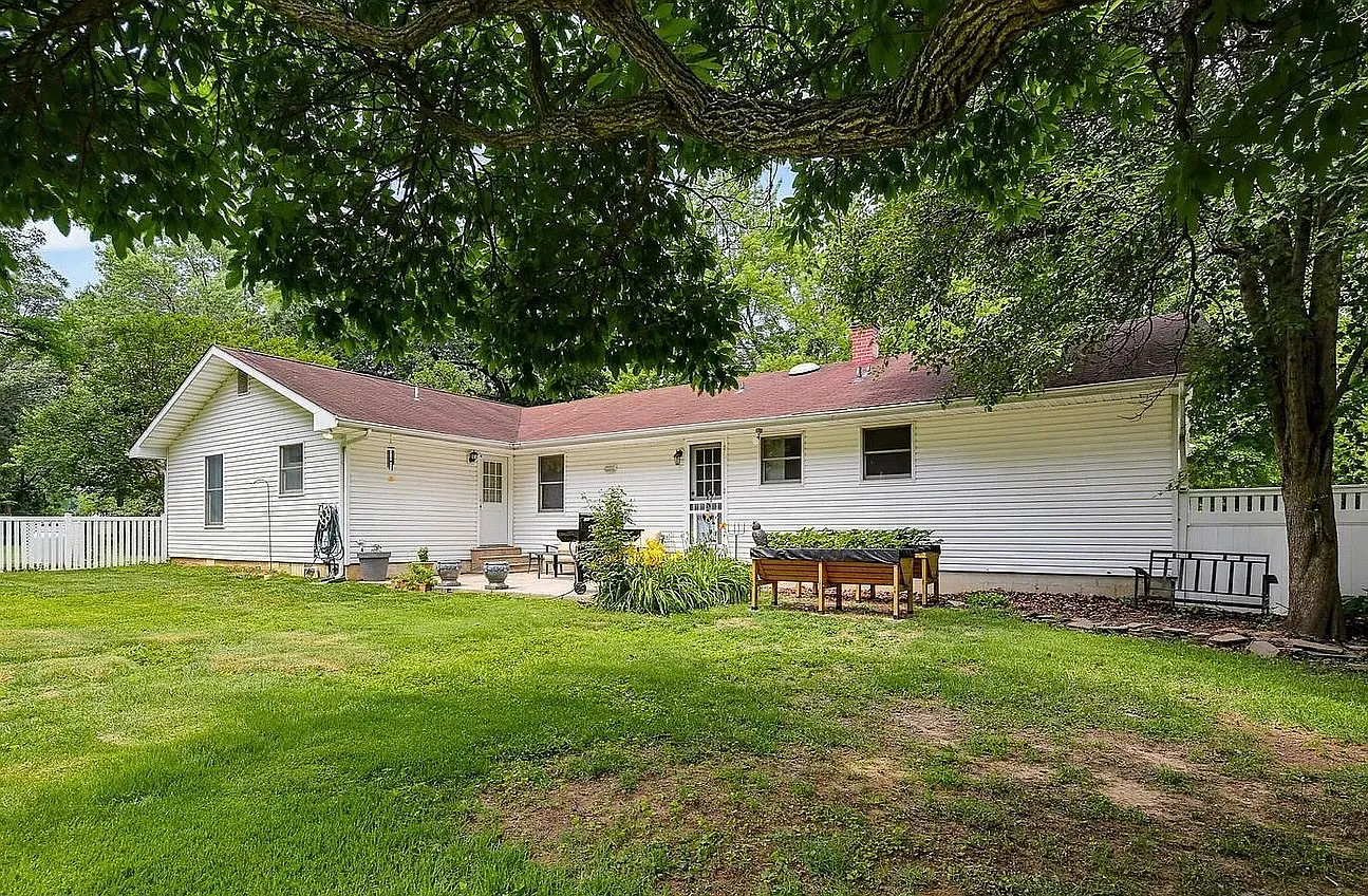 4 bed, 2765 sqft, $850 — Photo 3