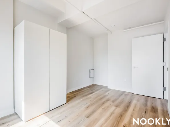 619 Throop Avenue image 12 of 42