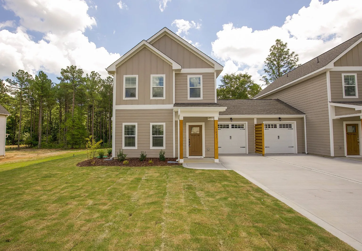 3 bed, 2.5 bath, 1610 sqft, $2,000 — Photo 2