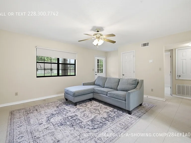 815 Amar St — Photo 2