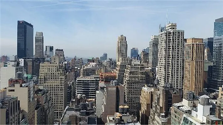 Rented by RELO REDAC INC. | media 17