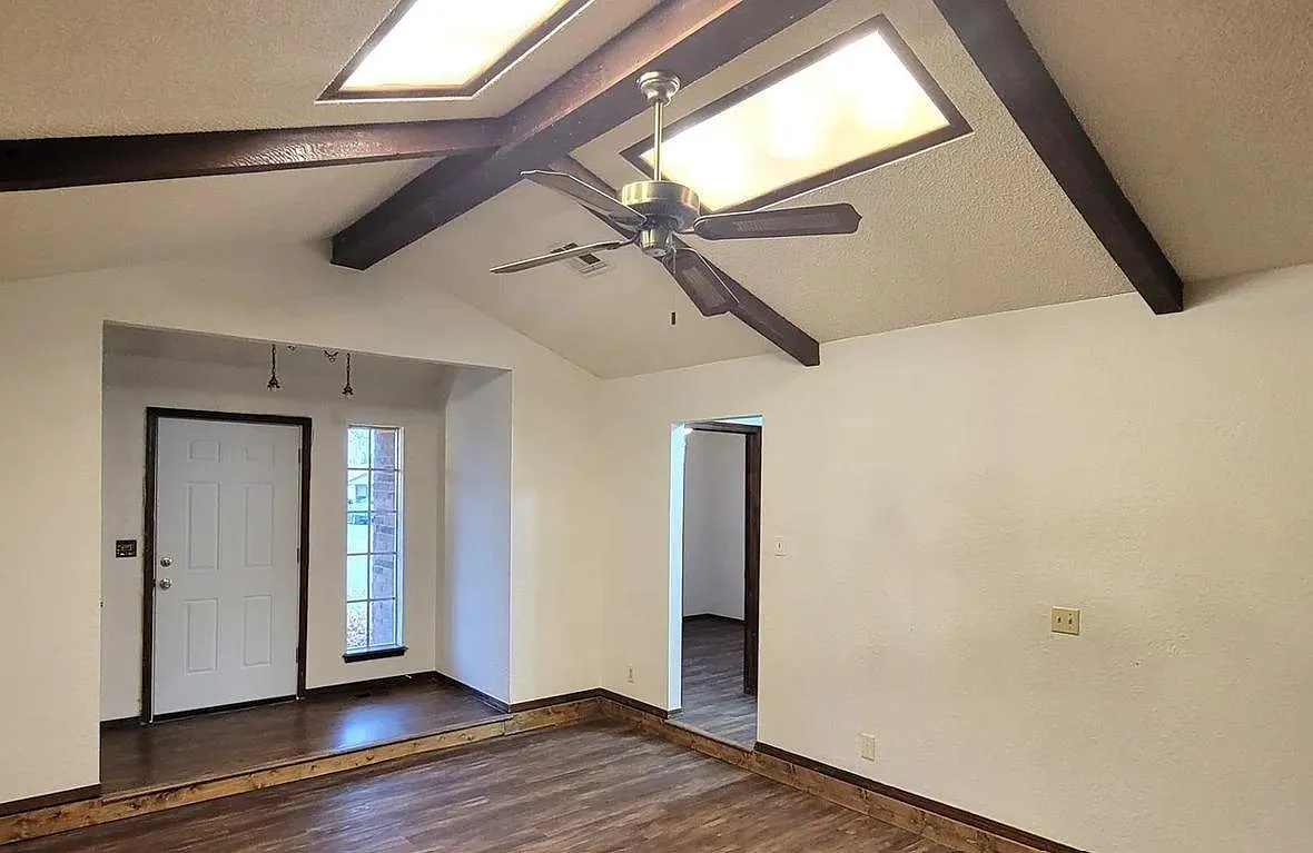3 bed, 1268 sqft, $1,290 — Photo 3