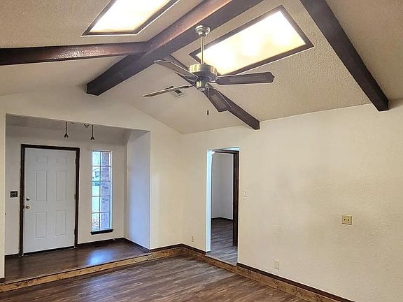 3rd image of 808 N Markwell Ave